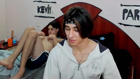 kevin_hug  13-12-2022